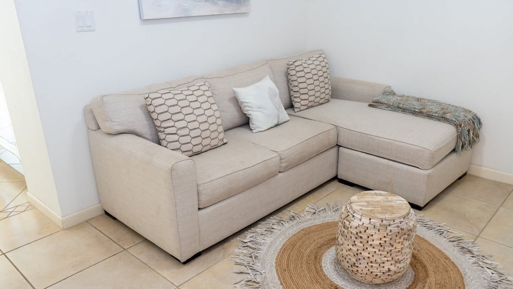 Channel Views Private Boat Slip Pool & Patio 3 Bedroom Apts
