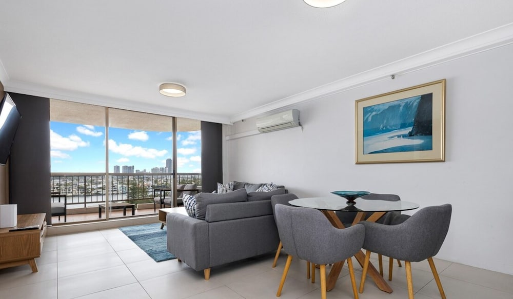 2 BR With Beautiful Views