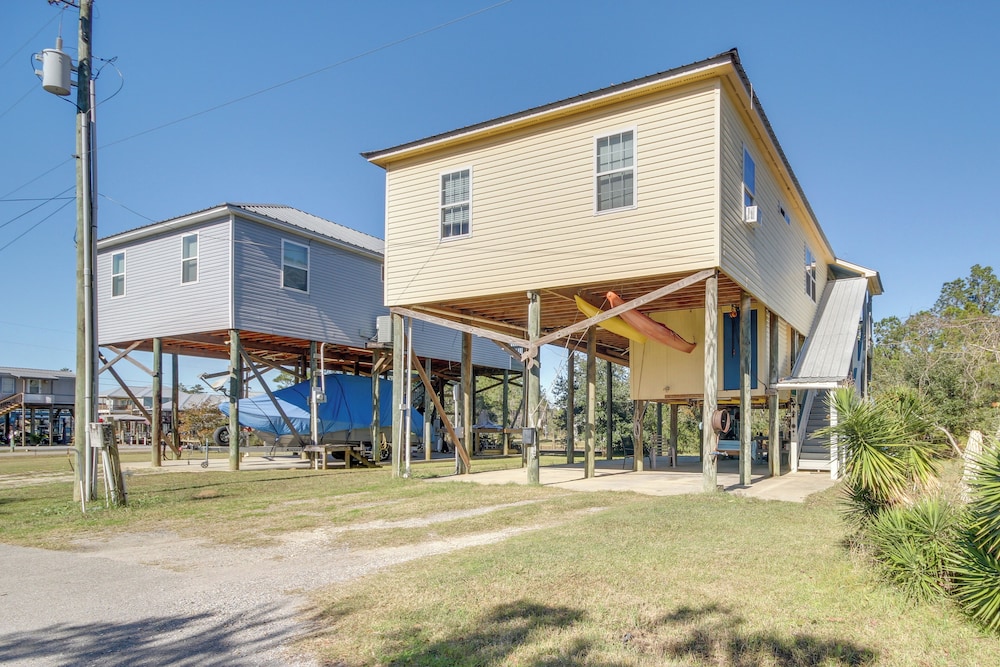 5 Mi to Beach & Pier: Bay St Louis Home on Canal