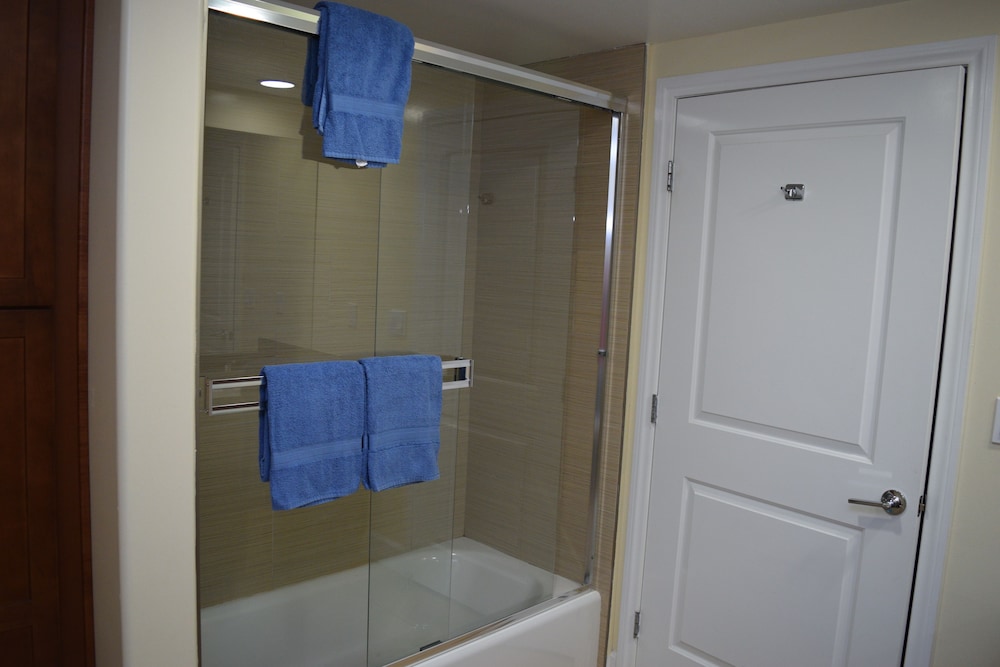 2 Bed 2 Bath in Studio City