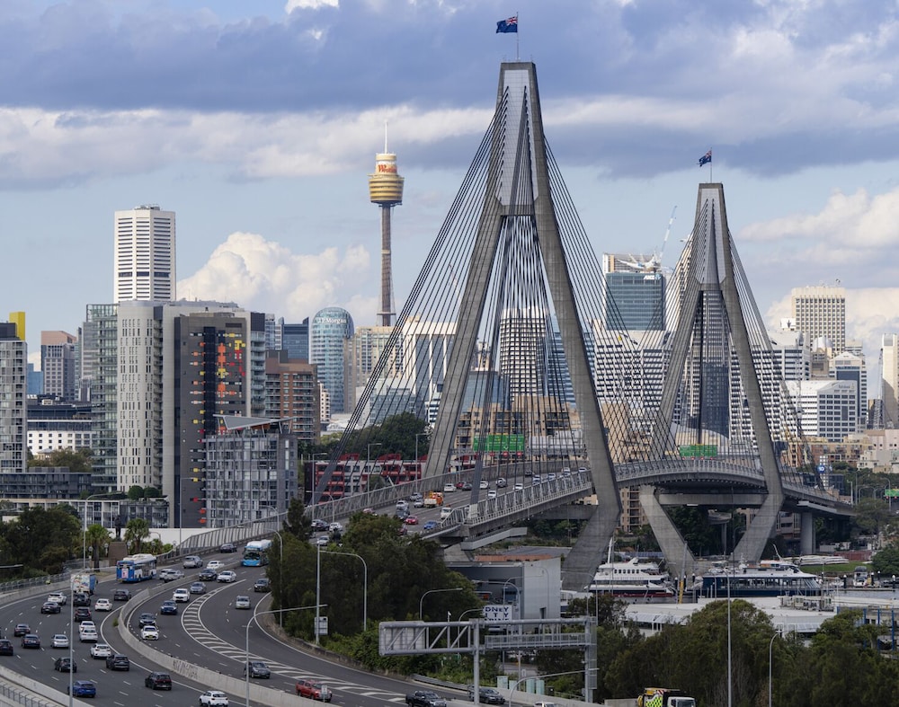 Kozyguru | Rozelle | Bridge View With Carpark