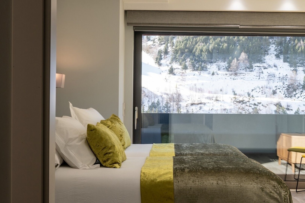 THE MIRROR & SPA by Elegant Residences