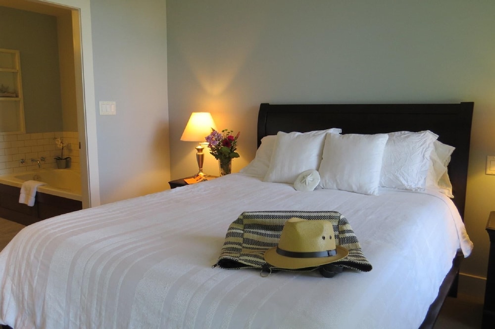 Parksville Vacations - Tanglewood Beach Homes - Property Image 4
