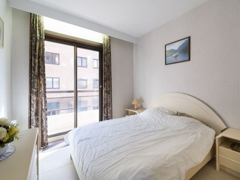 Apartment in Middelkerke With Sea View
