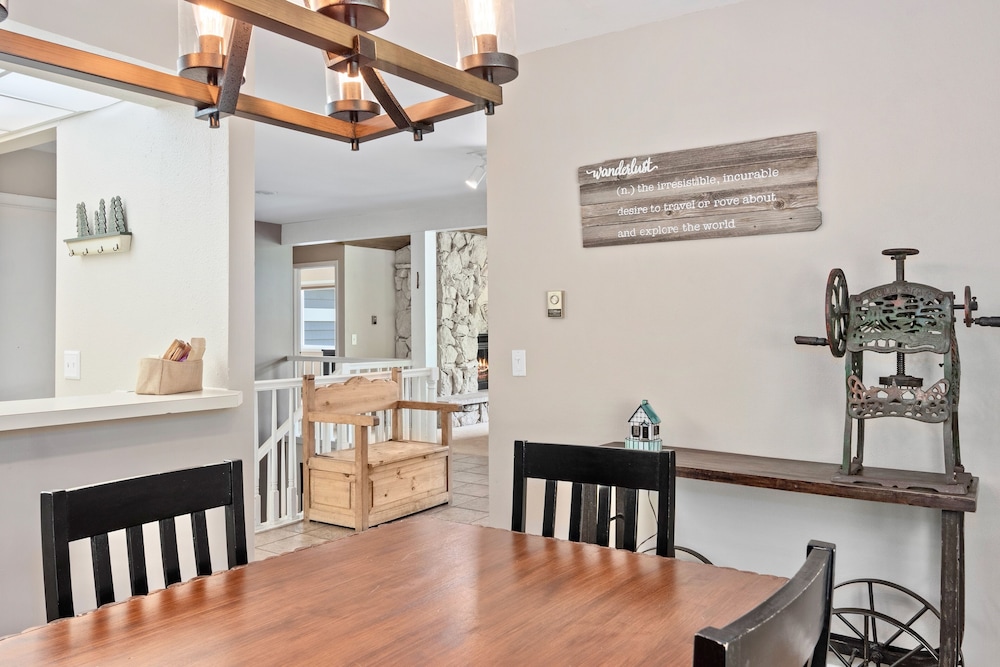 Wanderlust Luxury Vacation At Windcliff 3 Bedroom Condo by RedAwning view 3
