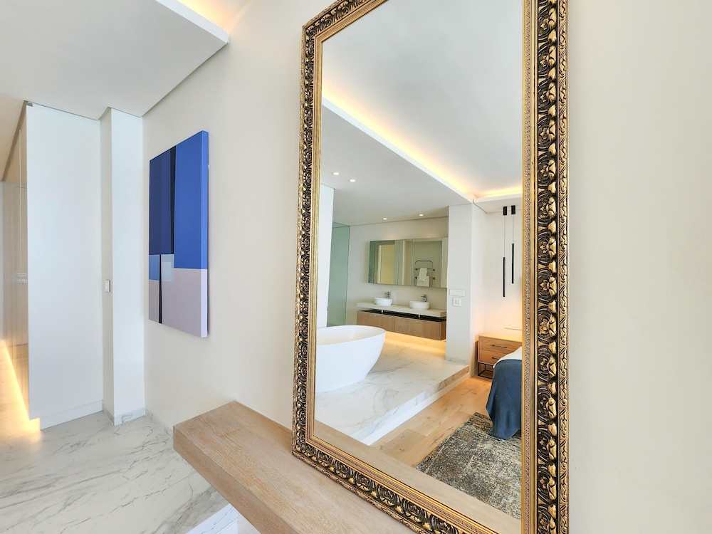 Ocean Villa - Ultra Luxury Villa in Bantry Bay