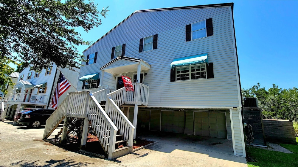 Bulldawg Beach Bunker Tybee Vacation Rentals