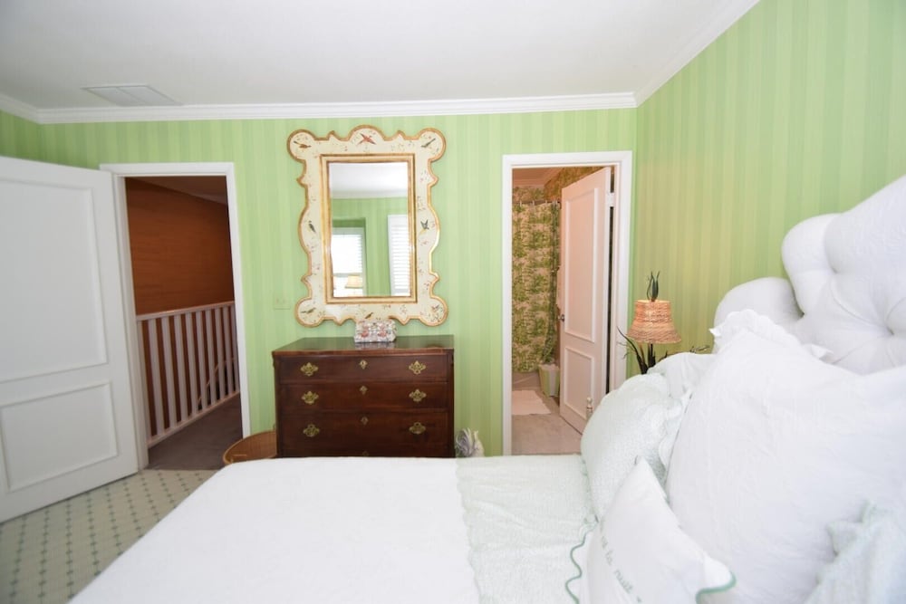 Harbour Island 28d 2 Bedroom Townhouse