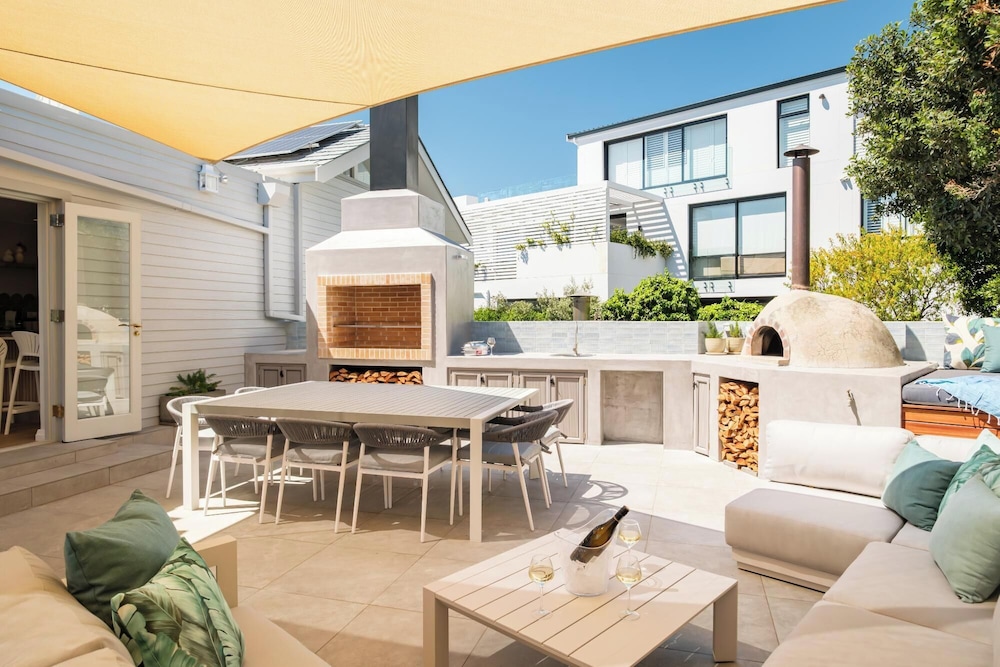 6bed Villa by Camps Bay Beach Seven the Drive