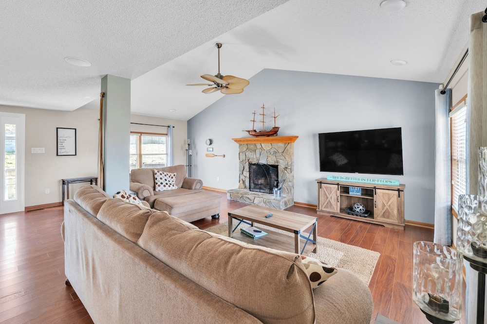 Spacious Hidden Paradise At Lake Norman 4 Bedroom Home