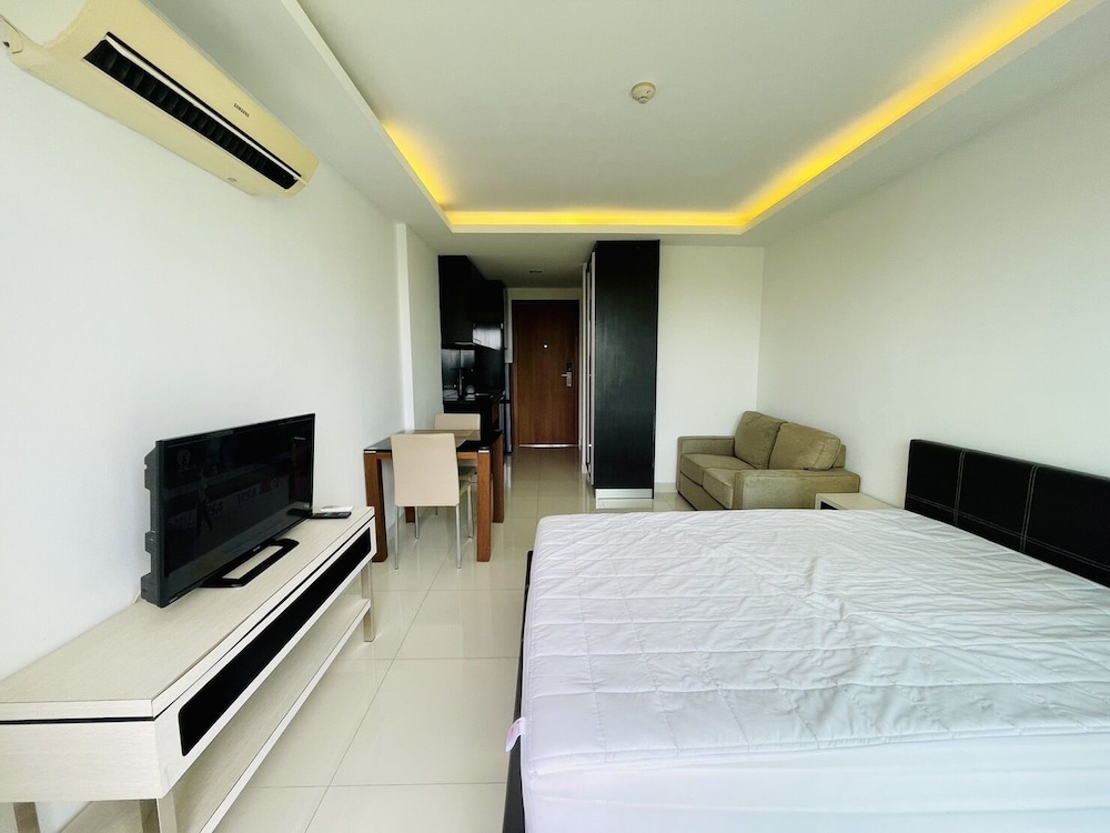 Club Royal Wongamat by PSR ASIA