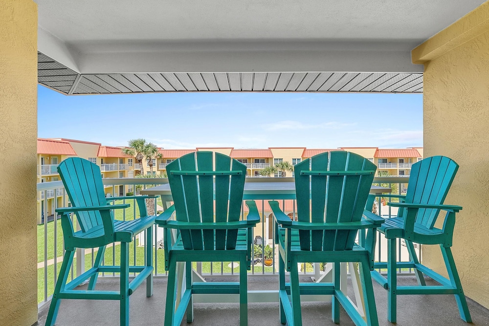 Point East 320