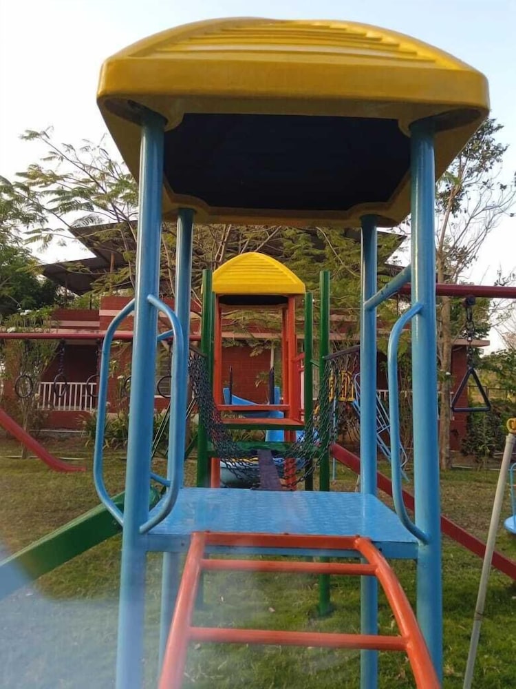 Golden Hill Resort