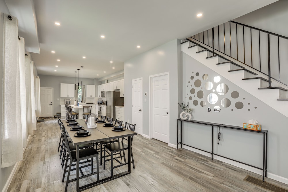 Group Getaway w/ Games & Patio in Philadelphia!