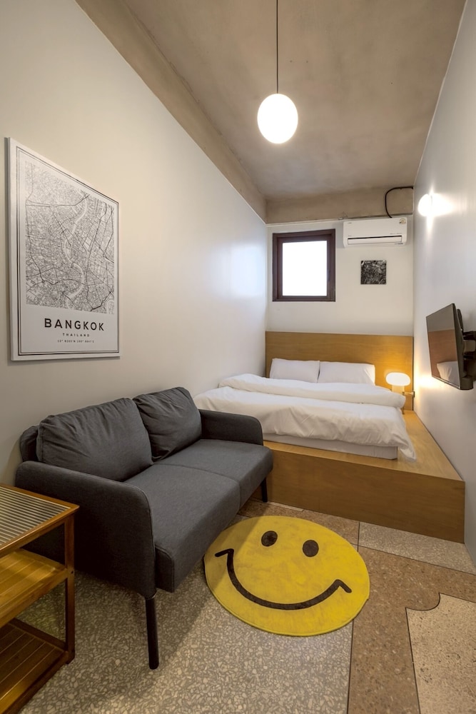 Morn Samyan Hostel