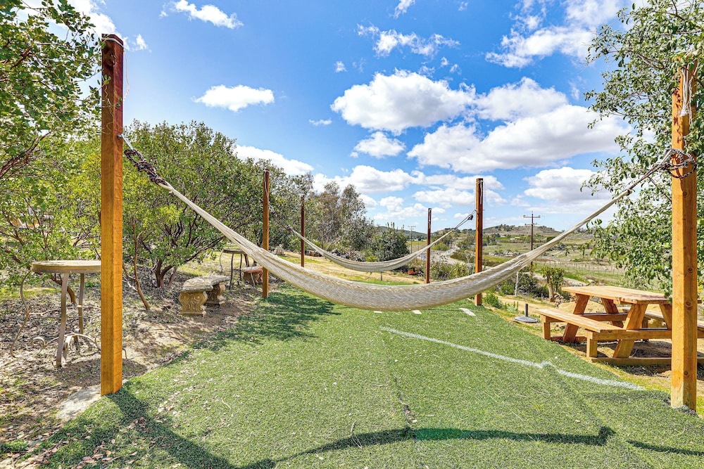 Near Ramona Wineries: Mtn-view Haven w/ Large Yard