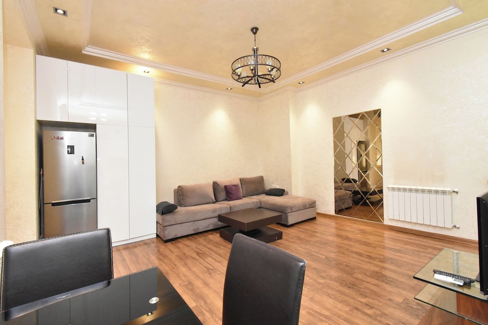 Apartment on Teryan 19