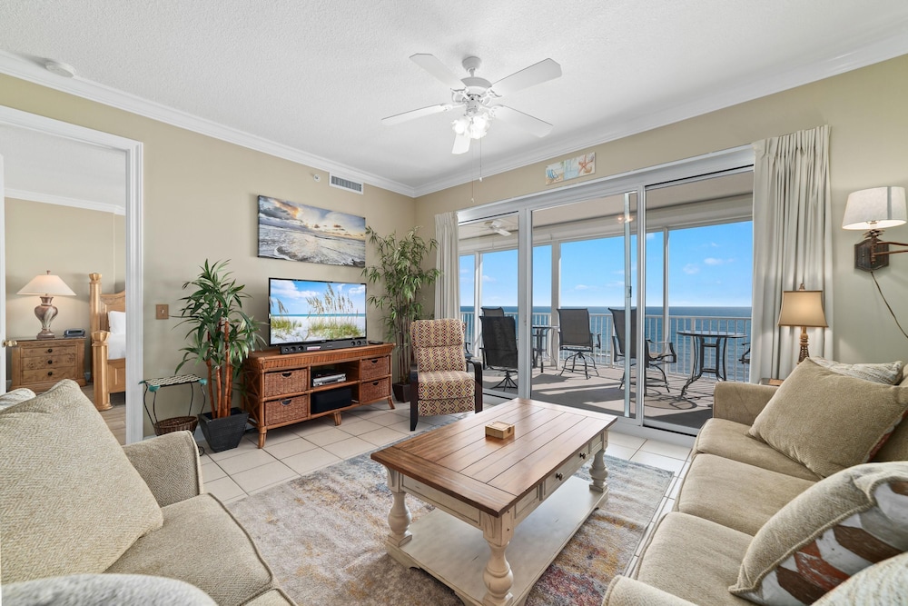 Regency Isle 710