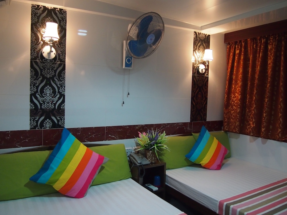 Delta Lounge - Image 4