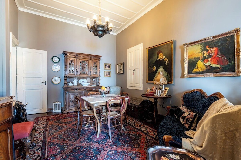 Seaside Neoclassical Property in Vaporia Ermoupoli