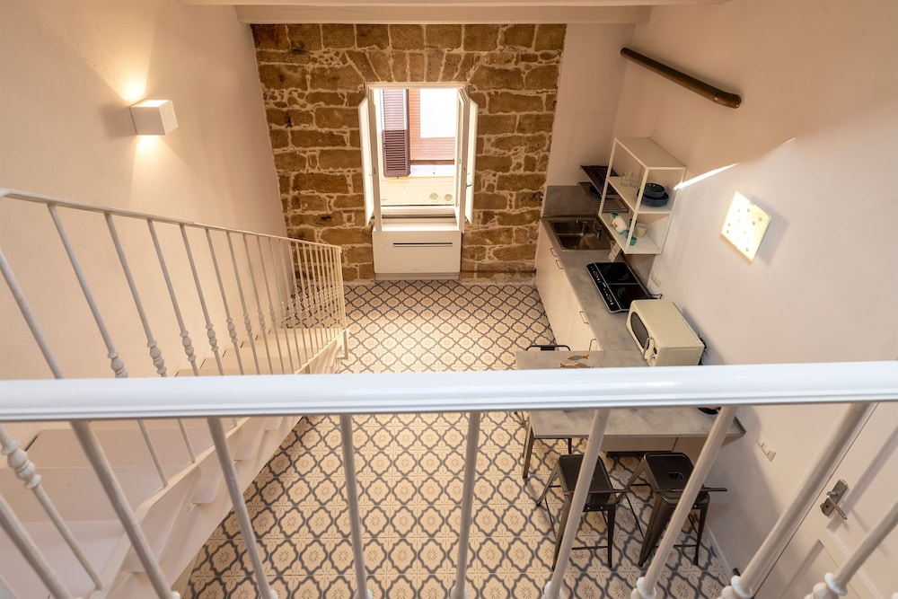 Sardinia Re - Loft Manno en Alghero — kitchen