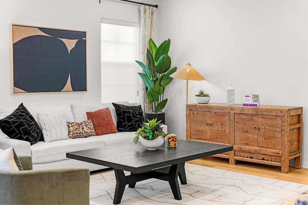 @ Marbella Lane - Rejuvenating Single-family Home