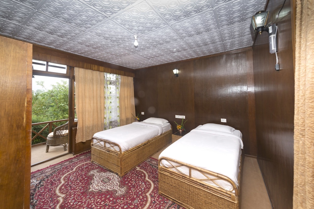 Hotel Teen Taley