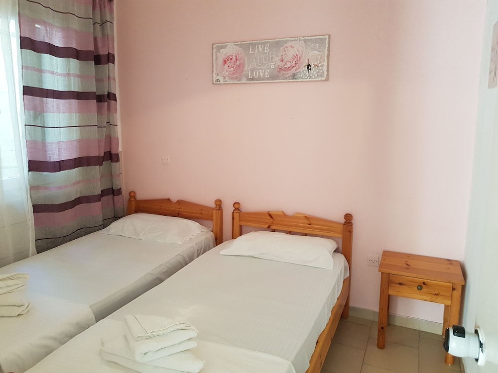 Menigos Type A2R no90 Seaview 2 Bedroom view 5