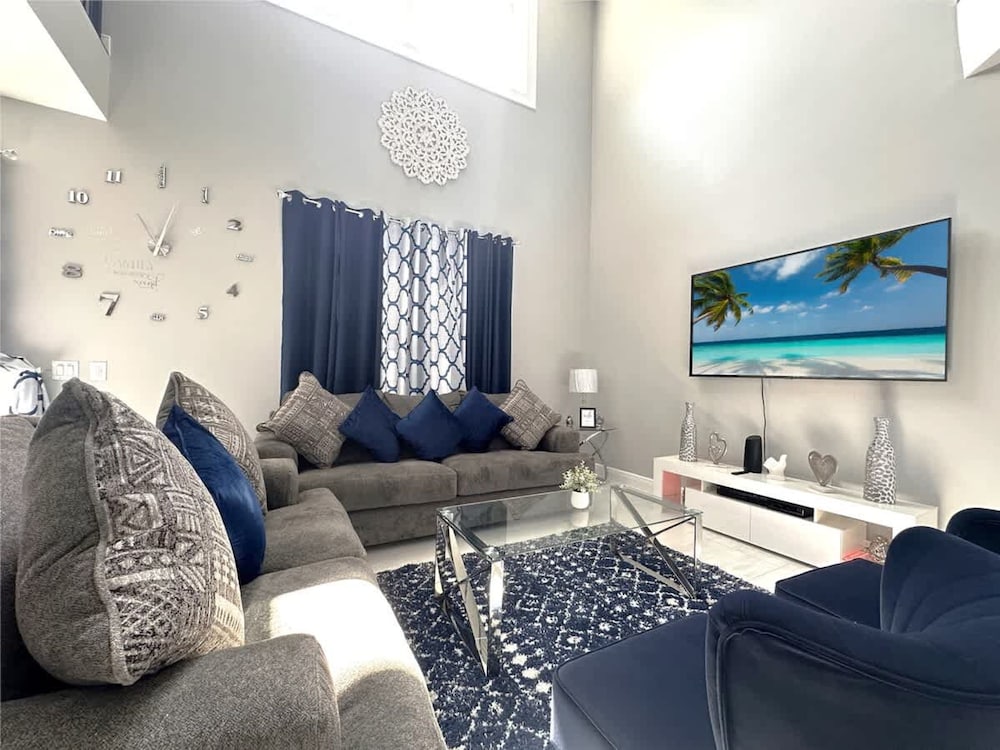 Luxury Villa Near Disney 6 Bd Home With Private Pool and Resort