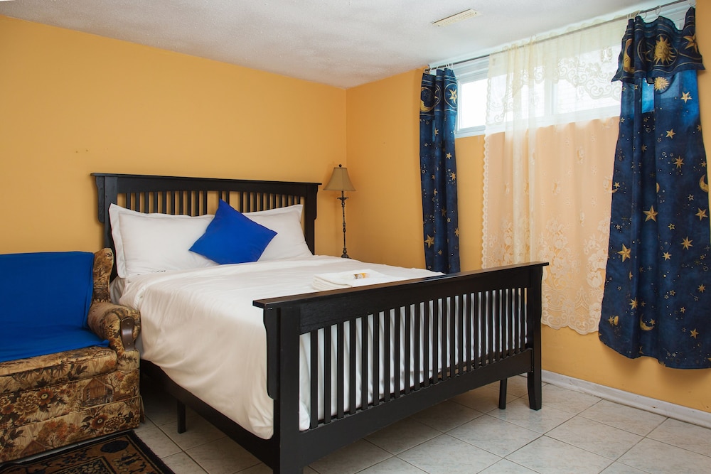 Charlton Suites Guest House