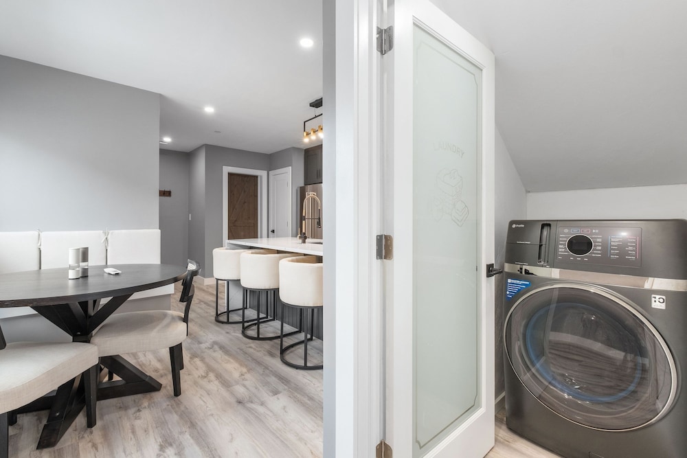 New Luxury 4 Bed Condo Perfect for Winter Rental