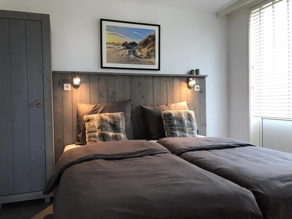 Holiday Home in Ameland by Golf Course view 2