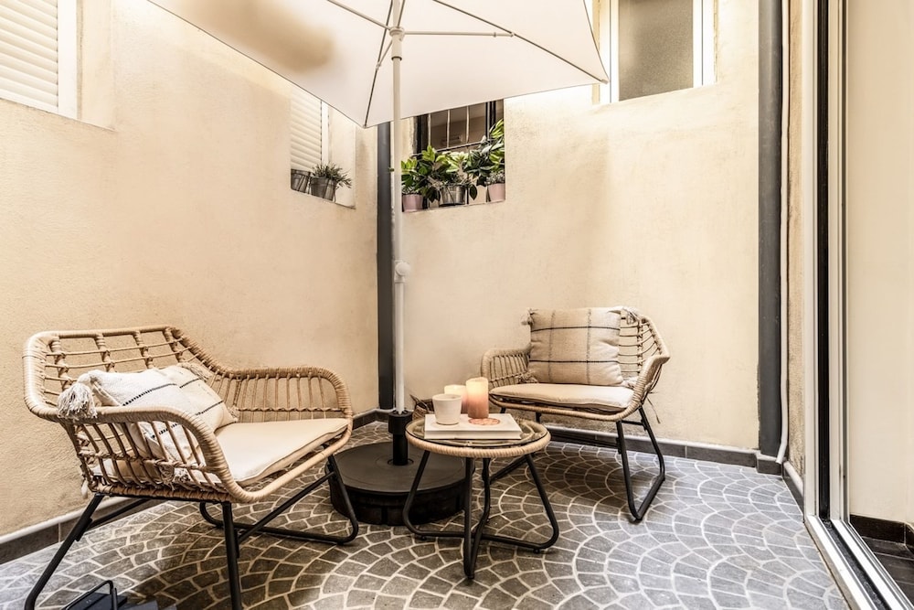 Galez - Studio and Terrace in R os Rosas