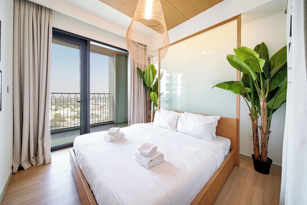 PVH - 2BR Artistic Retreat in Downtown Views 2