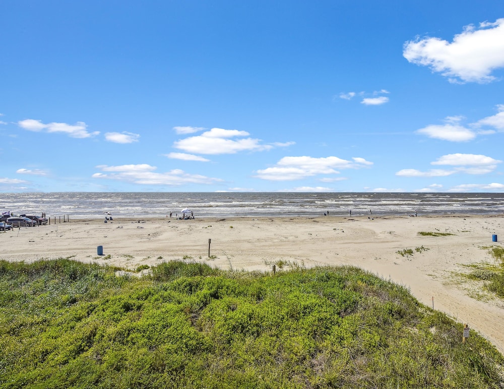 Camille's Coastal Escape view 4