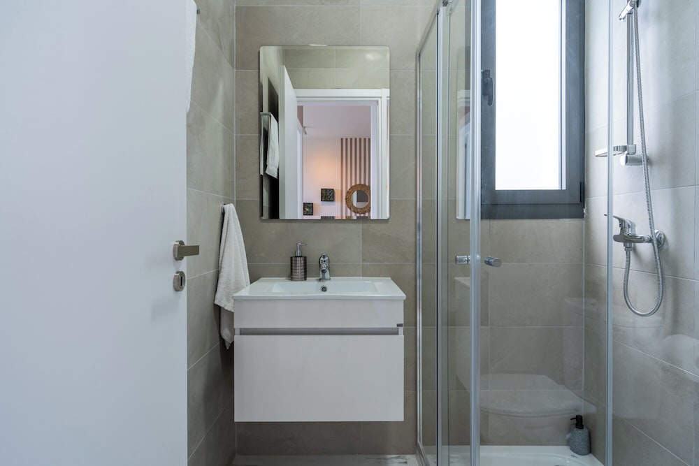 Ivory 1-BR Apt. & Balcony in Aradipou