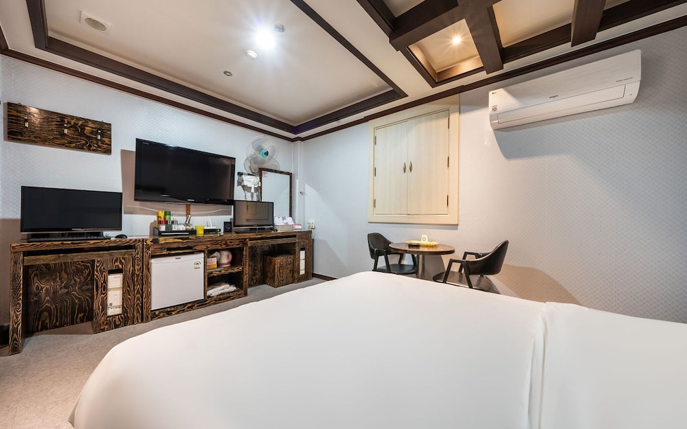 Osan The Rest Hotel view 2