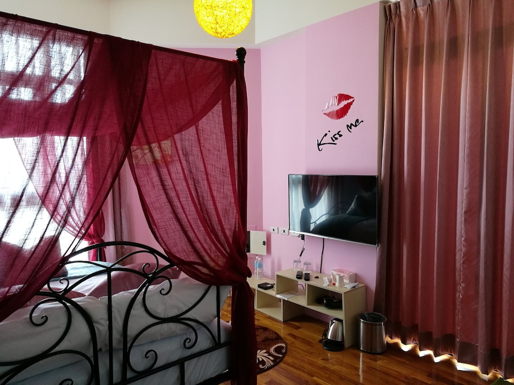 198 Red Hat B&B