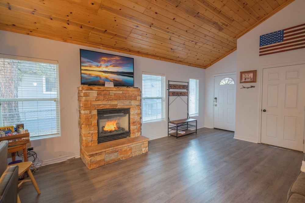 Brown Bear Lodge