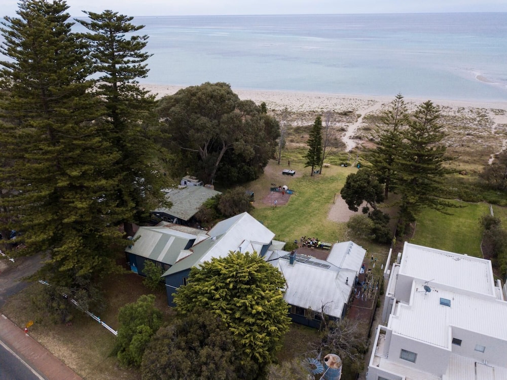 Dunsborough Beachouse YHA Hostel