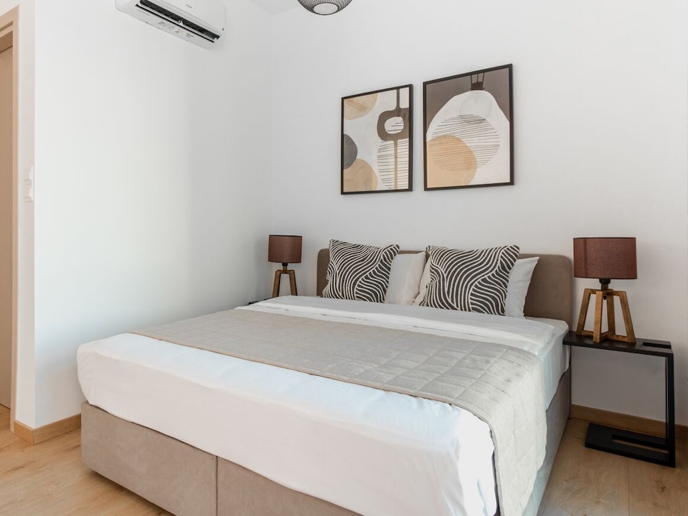 Studio Apartment view 3