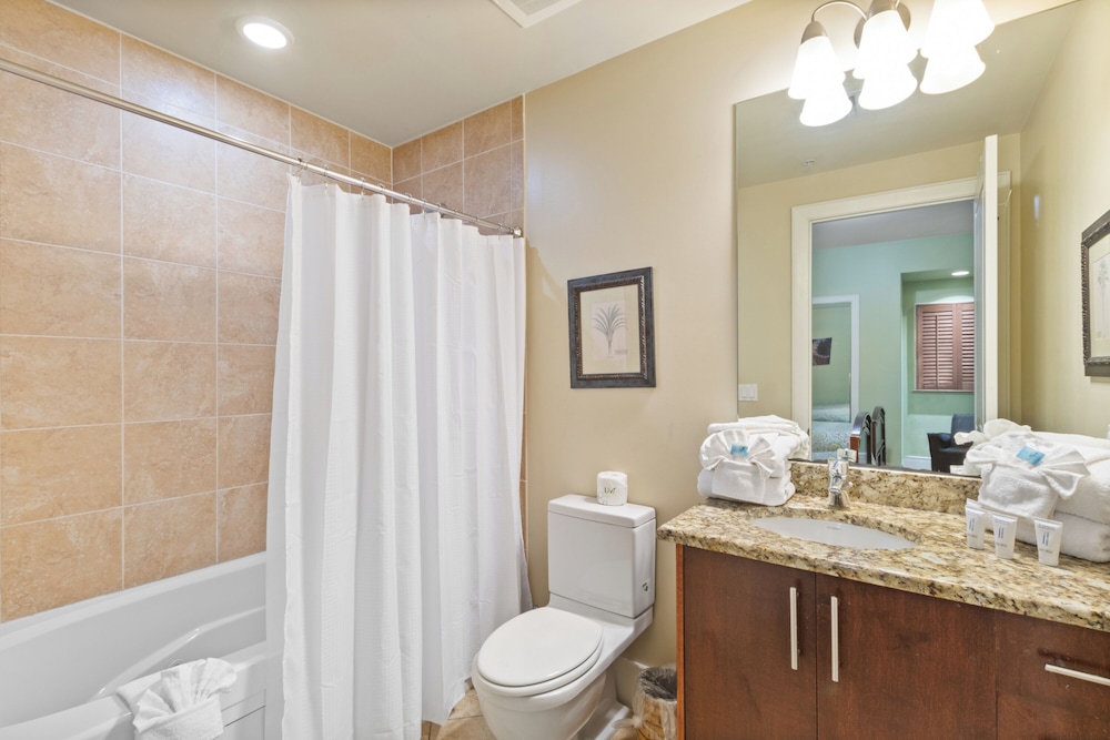Turquoise Place 1807 D
