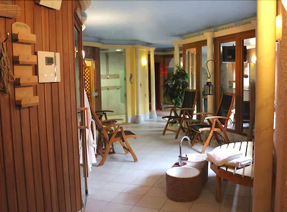 Hotel Spanischer Hof - Property Image 3