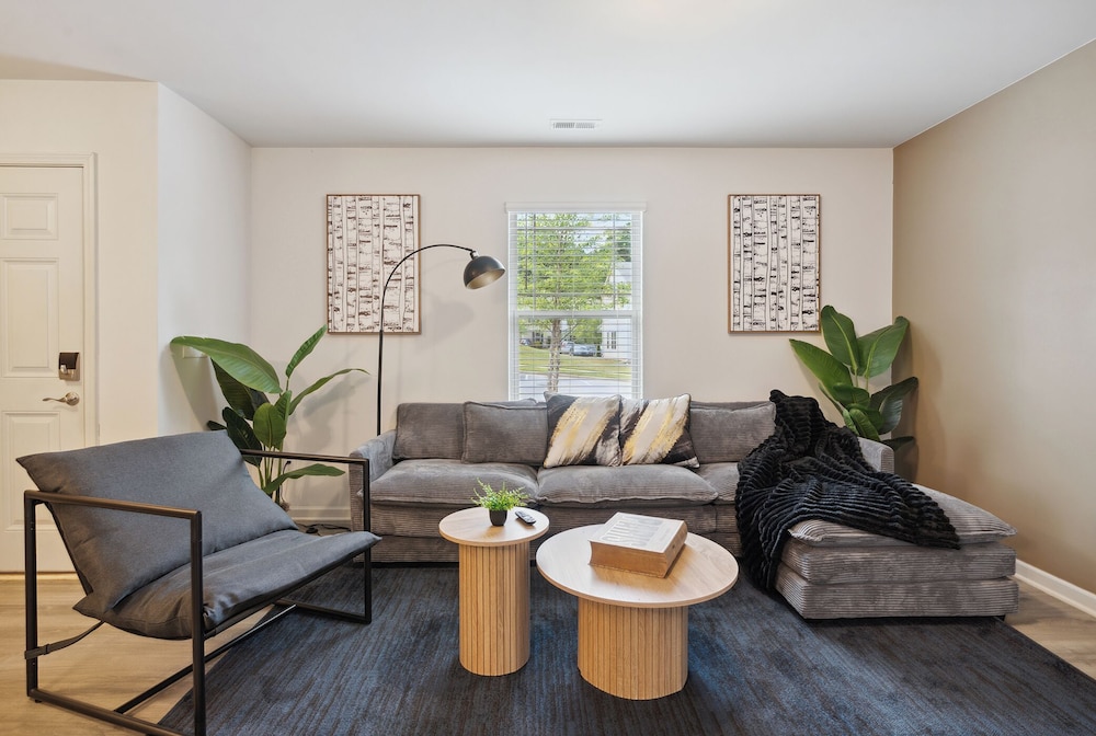 King 3BR Townhouse Mins to Cary NC State