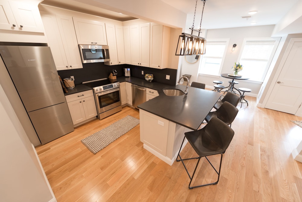 The Newport Lofts - 364 Thames Street