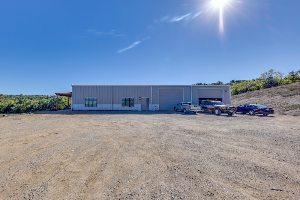 'the Vista' Retreat 30 Mi to Kansas City! - Property Image 22