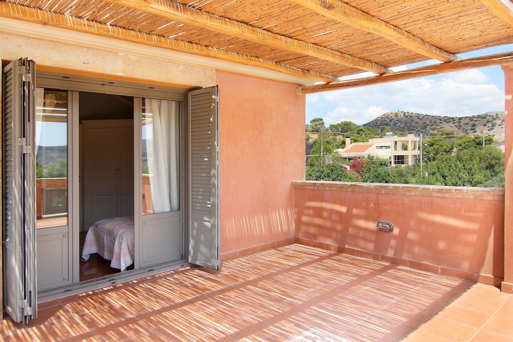Vouliagmeni Villa