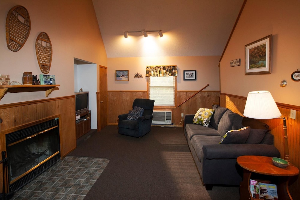 Goshorn Lake Cottages