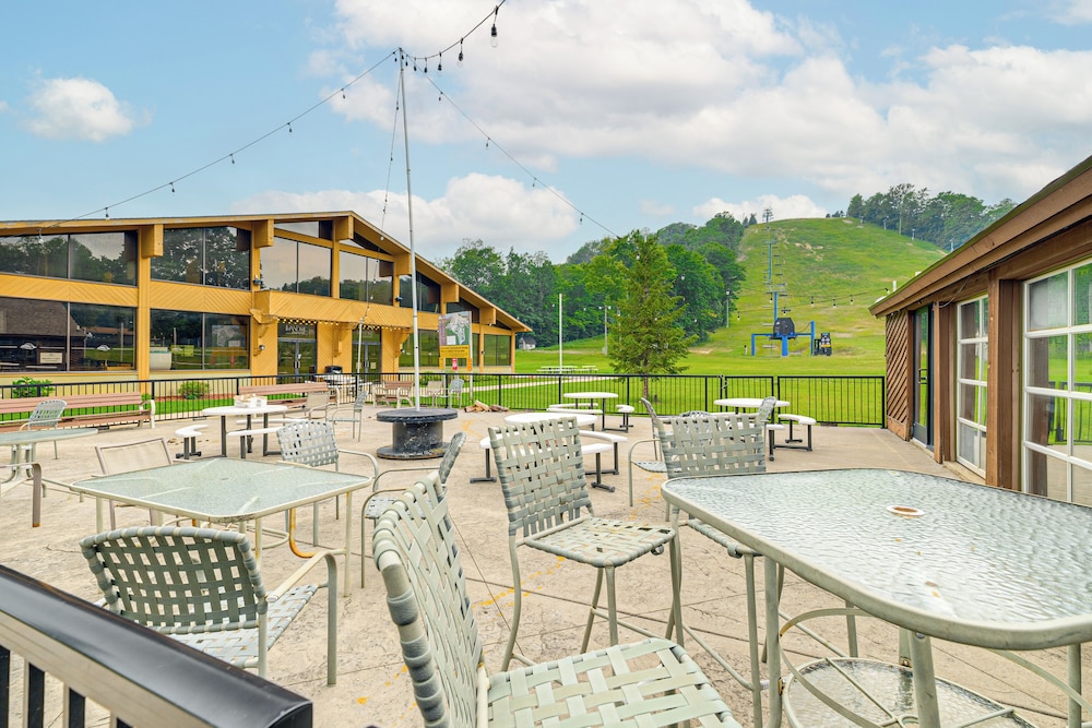 Golf, Swim & Ski: Schuss Mtn Family Getaway!