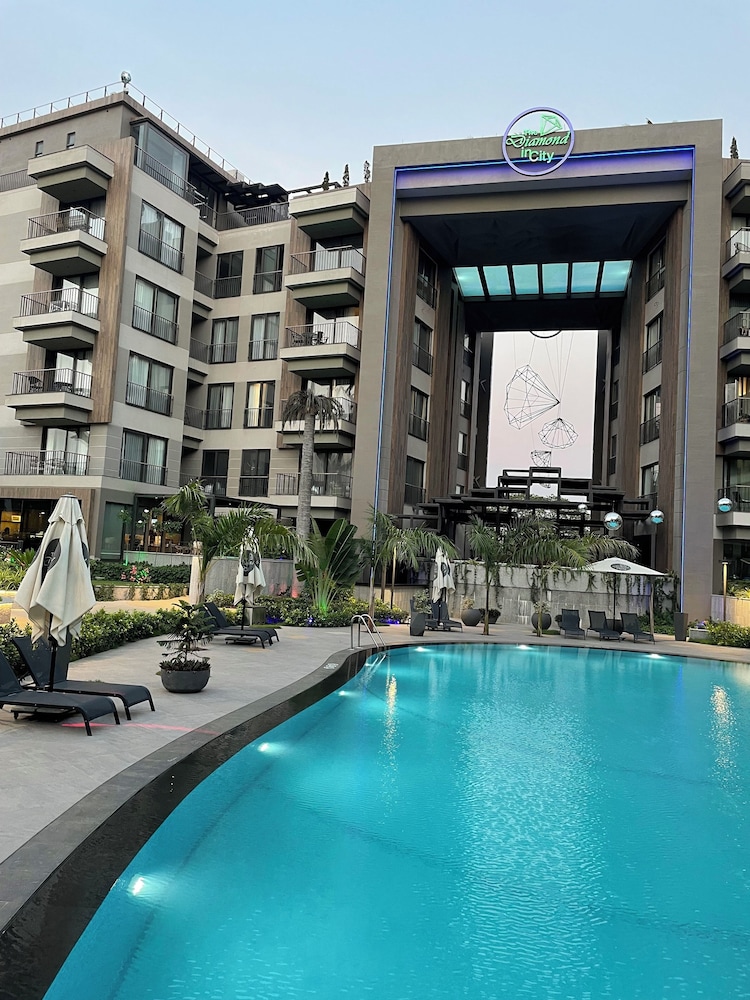 The City Landing Apartments At Diamond